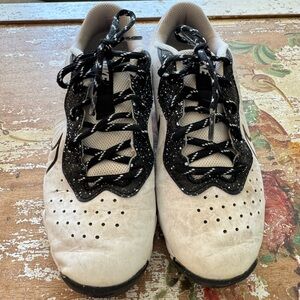 Nike Kids Black and White Baseball Cleats (really all sport)